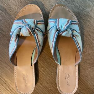Universal thread Sandals